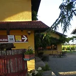 卡希纳马达莱纳葡萄酒旅馆 * Rocca Grimalda