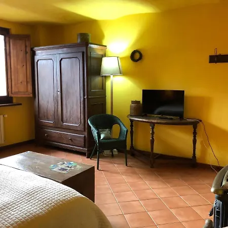 Cascina La Maddalena Bed & Wine בית חווה