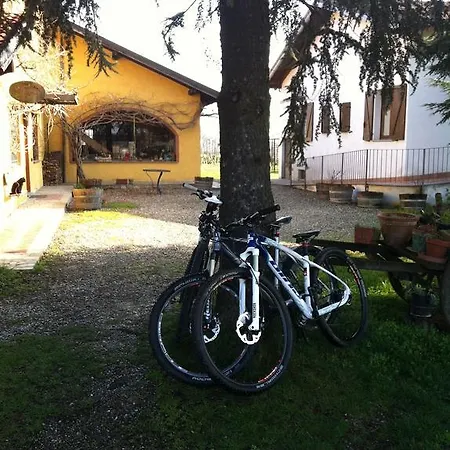 Cascina La Maddalena Bed & Wine Farm stay Rocca Grimalda