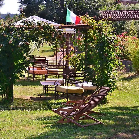 Cascina La Maddalena Bed & Wine בית חווה