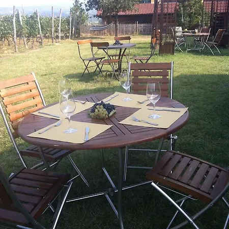Cascina La Maddalena Bed&wine