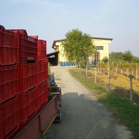 Cascina La Maddalena Bed & Wine