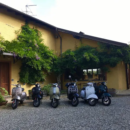 Cascina La Maddalena Bed & Wine Farm stay