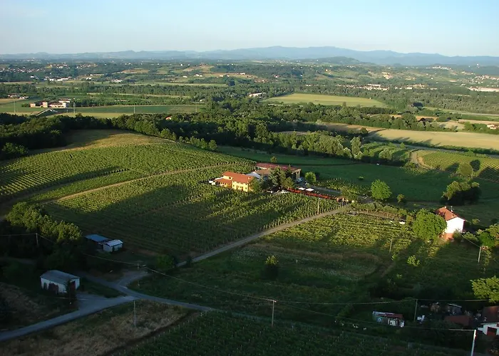 ファームステイ Cascina La Maddalena Bed & Wine Rocca Grimalda