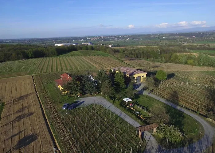 Cascina La Maddalena Bed & Wine *