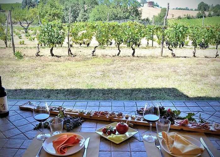 Cascina La Maddalena Bed & Wine ファームステイ *