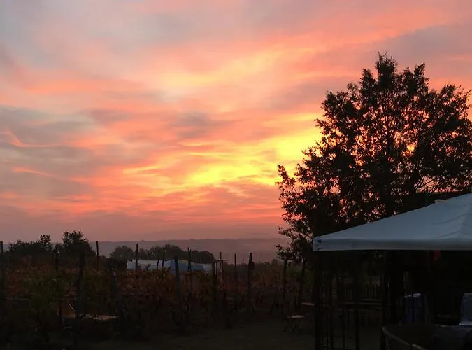 ファームステイ Cascina La Maddalena Bed & Wine